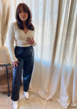 Load image into Gallery viewer, Cozy wrap top
